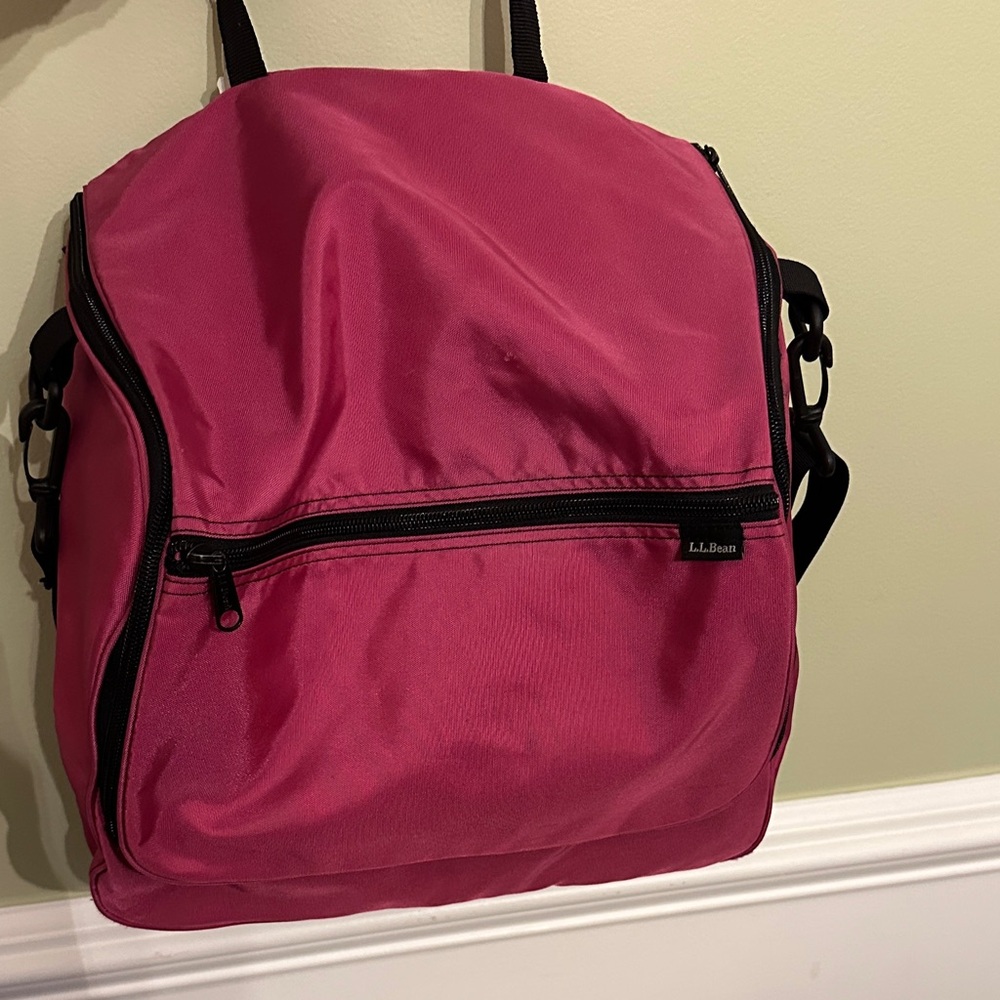 L.L. Bean Magenta travel toiletries and accessories bag, zip up. Large size.